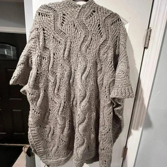 Sole Society Sweater Poncho - OS - Picture 7 of 9